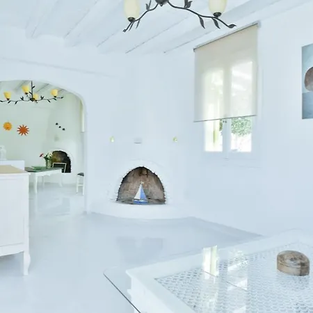 Cozy 2-bedroom House In Tinos Ayios Sostis