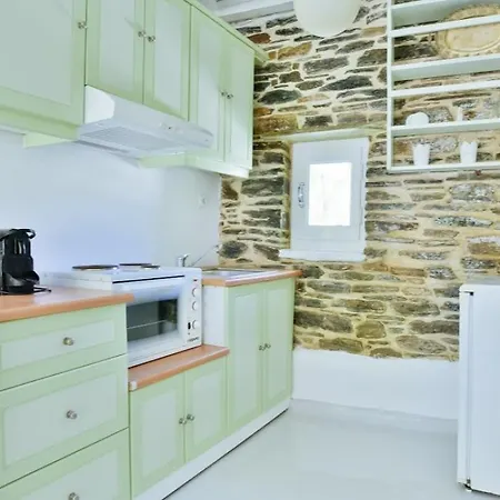 Cozy 2-bedroom House In Tinos Apartmán *