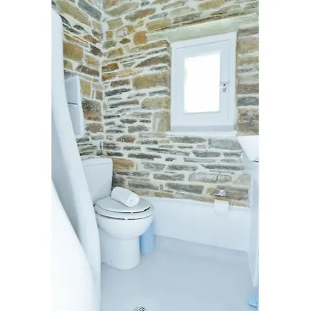 Cozy 2-bedroom House In Tinos *