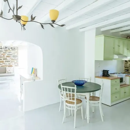 Cozy 2-bedroom House In Tinos *